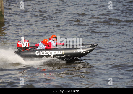 Zapcat course sur la rivière Clyde dans le cadre de la rivière Glasgow Festival 2006 Banque D'Images