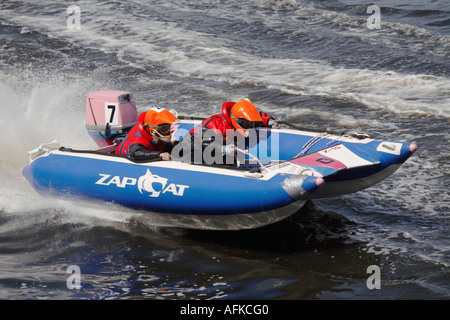 Zapcat course sur la rivière Clyde dans le cadre de la rivière Glasgow Festival 2006 Banque D'Images