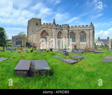 Clynnog Fawr Saint Beuno s church exterior Gwynedd au nord du Pays de Galles UK Europe Banque D'Images