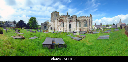 Clynnog Fawr Saint Beuno s church exterior Gwynedd au nord du Pays de Galles UK Europe Banque D'Images