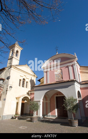 Les églises, Barolo, Piemonte, Italie Banque D'Images