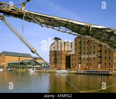 Go - GLOUCESTERSHIRE : Gloucester Docks historiques Banque D'Images