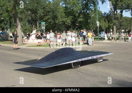 Véhicule à énergie solaire de l'énergie de remplacement la race nord-américaine de 2005 à Winnipeg Manitoba Canada Banque D'Images