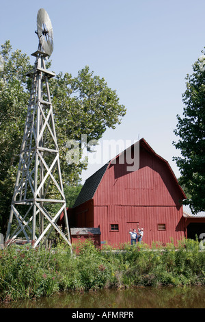 Indiana Bristol, Bonneyville Mills County Park, établi en 1832, rivière Little Elkhart, grange, moulin à vent, énergie alternative, IN070828026 Banque D'Images