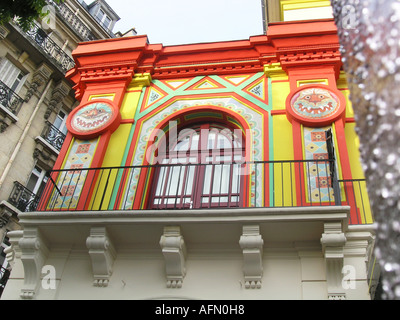 Architecture colorée de Bataclan café à Boulevard Voltaire Paris France Banque D'Images