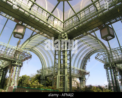 Détail architectural de la ferronnerie dans les jardins près de Forum des Halles Paris France Banque D'Images