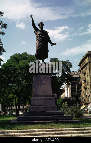 Petöfi, Sandor, 1.1.1823 - 31.6.1849, auteur/écrivain hongrois, pleine longueur, monument, statue, place Petöfi, Budapest, Hongrie, Banque D'Images