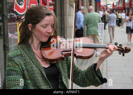 Sur le Strand, le centre de Londres Banque D'Images