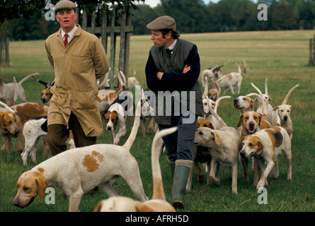 Duc de Beaufort Hunt. Journaliste Rorry Knight Bruce. The Hunts First Whipper-in Charles Wheeler pack de Hounds Badminton 1990s 1996 UK HOMER SYKES Banque D'Images