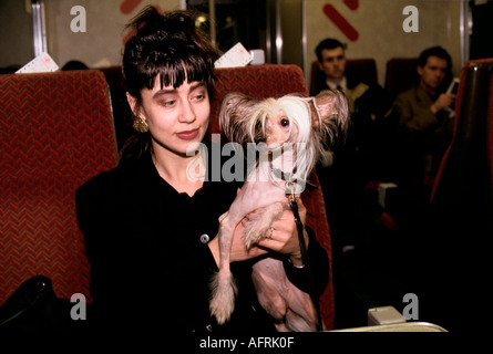 CRUFTS JANEAVE SUR NAYLOR LA MAISON AVEC SON chien sans poils chinois appelé MOSAÏQUE MOONSWIFT 1990 HOMER SYKES Banque D'Images