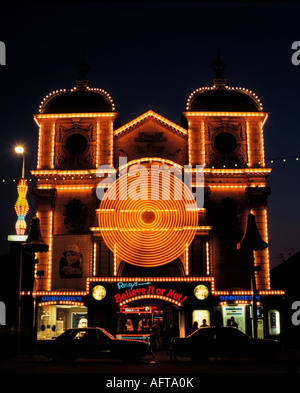 Théâtre moulin Illuminations Marine Parade Great Yarmouth Norfolk Angleterre Grande-Bretagne Banque D'Images