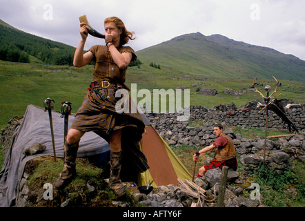 Battle of Culloden, le Clan un camp de fin de semaine écossais de reconstitution de groupe à Glen Crie. Recréation de scènes de bataille Ecosse années 1990 Royaume-Uni HOMER SYKES Banque D'Images