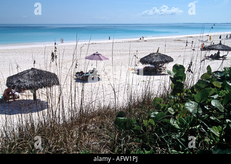 Plage de La Rose des Sables Hôtel sur Harbour Island Bahamas Banque D'Images