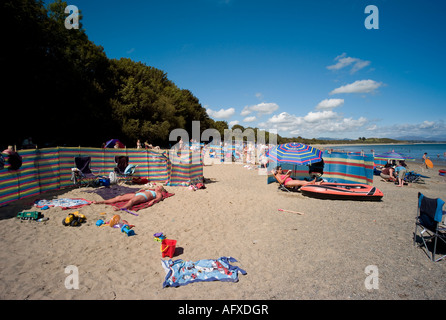 Plage de sable de Llanbedrog gwynedd au Pays de Galles du Nord Août 2007 - une destination de vacances des vacances populaires Banque D'Images