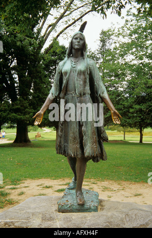 JAMESTOWN en Virginie USA Août Statue de Pocahontas par William Ordway Partridge a été placé à Jamestown en 1922 pour commémorer la vie de Pocahontas Banque D'Images