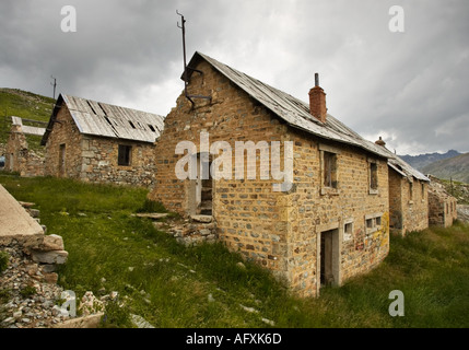 Camp des fourches abandonné fort militaire français et de casernes, Alpes Maritimes, France Banque D'Images