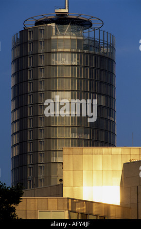 Tour de RWE, le premier bâtiment écologique, Essen, Rhénanie du Nord-Westphalie, Allemagne. Banque D'Images