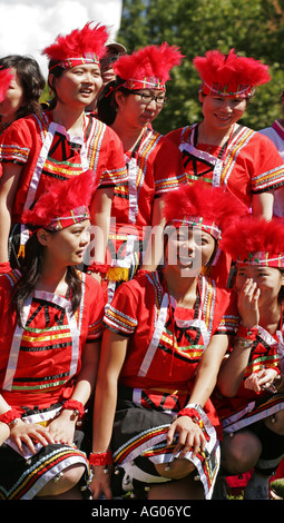 Filles taiwanais vêtus de costumes traditionnels Banque D'Images