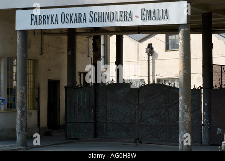 La porte principale de l'Oskar Schindler enamel usine près de l'ancien ghetto juif de Cracovie Pologne Podgorze Banque D'Images