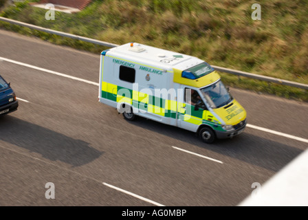 Ambulance sur M62 Huddersfield Banque D'Images