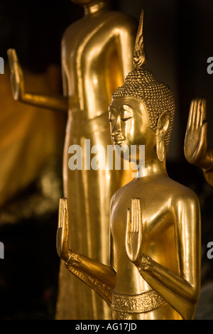 Golden Buddha statue in Wat Pho à Bangkok Thaïlande Monastère Banque D'Images