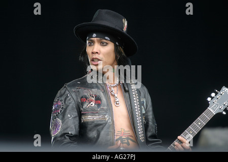 Stevie D, guitare, Buck Cherry, un groupe de rock de Los Angeles maintenant dans sa deuxième incarnation réformé en 2005, Télécharger Rock Festival à Donnington Park, Leicestershire, Josh Todd, chant, Keith Nelson, guitare, Stevie D, Guitare ,hat, Xavier Muriel, batterie, Jimmy Ashurst, basse, 8e 10 juin 2007 Banque D'Images