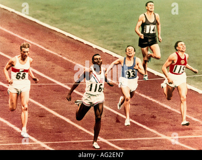 Jenkins, Charles Lamont 'Charlie', * 7.1.1934, athlète américain (athlétisme), pleine longueur, avec Karl Friedrich Haas (à gauche), Ardaljon Ignatjew (à droite) et Voitto Hellsten, Jeux olympiques, Melbourne, Australie, 1956, Banque D'Images