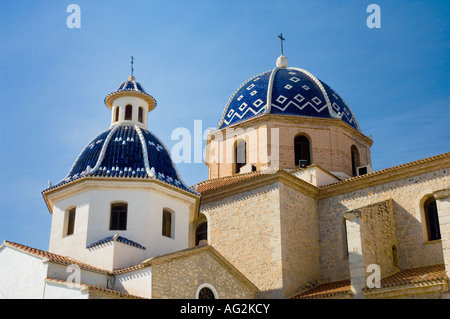 L'église paroissiale au dôme bleu de la Vierge del Consuelo à Altea Costa Blanca près de Benidorm. Crédit photo : Brian Hickey/Alamy Banque D'Images