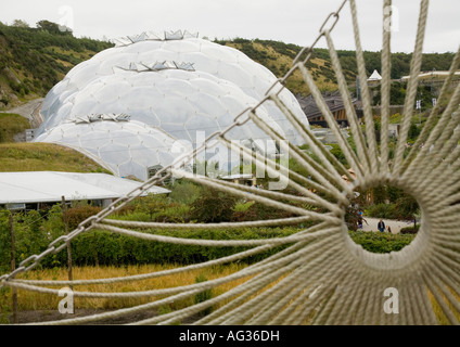 L'Eden Project est un complexe environnemental à grande échelle en Angleterre. Le projet se situe dans une terre chine argilière, localiser Banque D'Images