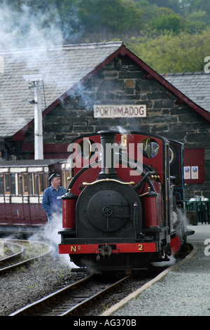 Chemin de fer à voie étroite à Porthmadog Gwynedd North Wales UK Banque D'Images