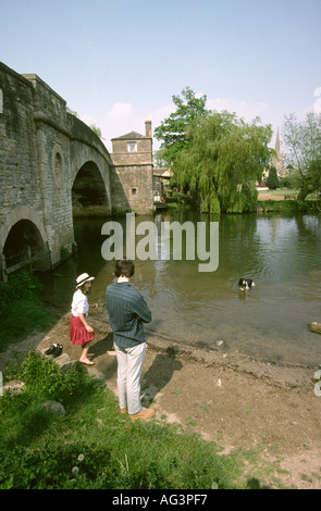 Gloucestershire Lechlade Hapenny Pont sur la Tamise Banque D'Images