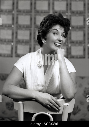 ALMA COGAN (1932-1966) Chanteuse pop britannique à propos de 1954 Banque D'Images