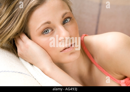 Portrait de jeune fille blonde Banque D'Images