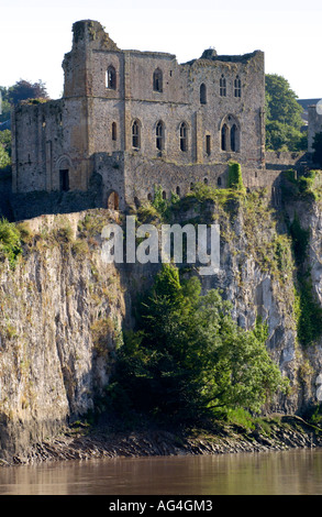 Le Château de Chepstow est l'un des premiers châteaux en pierre de Britains construit sur les falaises au-dessus de la rivière Wye a commencé en 1067 South East Wales UK Banque D'Images