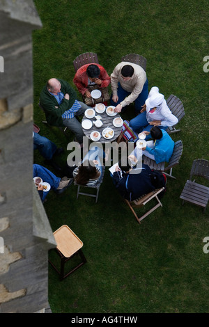 Cafe dans les terrains de St Mary the Virgin Oxford Angleterre Royaume-uni Août 2007 Banque D'Images