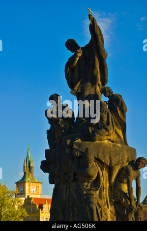 Statue de Saint François Xavier sur le Pont Charles, dans le centre de Prague République tchèque EU Banque D'Images