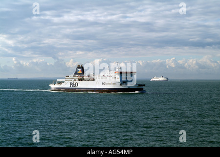 Manche England UK UN PO ferries Ferry Transmanche RoRo en cours Le ferry Pride of Burgundy Banque D'Images