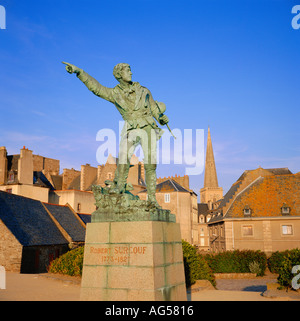 France St Malo Bretagne statue de Robert Surcouf Banque D'Images