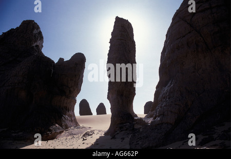 L'Algérie, près de Tamanrasset Silhouette de rocks against sky Banque D'Images