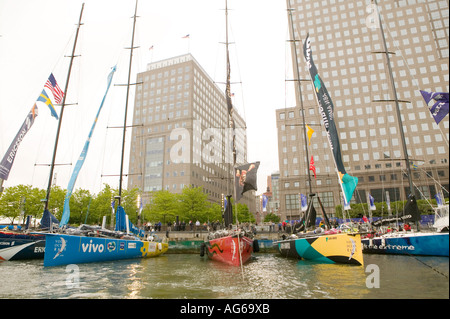 Volvo Ocean Race yachts amarrés dans le Nord Cove à New York USA Mai 2006 Banque D'Images