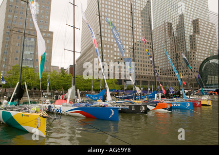 Volvo Ocean Race yachts amarrés dans le Nord Cove à New York USA Mai 2006 Banque D'Images