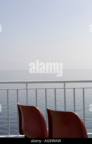 Des sièges vides sur ferry Banque D'Images