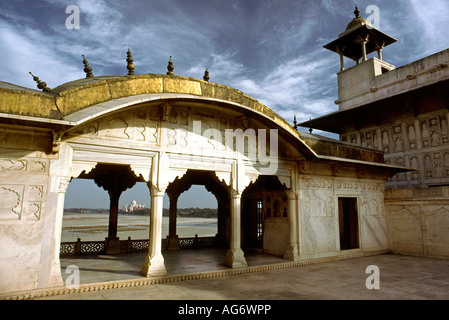 L'Inde Uttar Pradesh Agra Fort Rouge River Yamuna et Taj Mahal du Diwan i Khas Banque D'Images