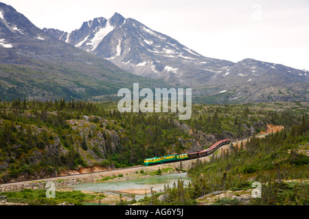 Le White Pass Yukon Route Railroad passe par le col White British Columbia Canada à partir de Skagway en Alaska Banque D'Images