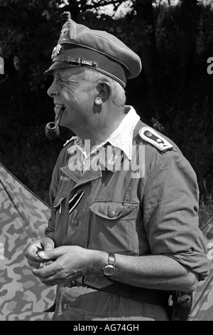 Le portrait d'une époque WW2 infanterie de l'armée allemande le sergent en Normandie France 1944 Banque D'Images