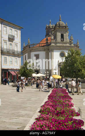 Au Portugal, la Costa Verde, Minho District, Barcelos Largo Da Porta Square et le Templo do Bom Jesus da Cruz Church Banque D'Images