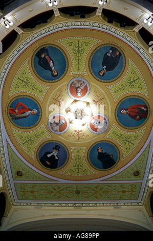 Plafond du théâtre Apollo à Ermoúpoli Banque D'Images