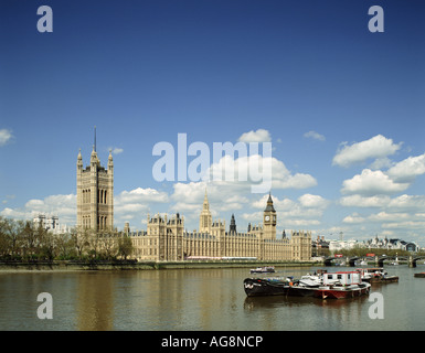 Vue sur les Maisons du Parlement, Westminster Palace, sur la Tamise, Londres, Royaume-Uni, UK, Grande-Bretagne, GB. Ville de Londres. Banque D'Images
