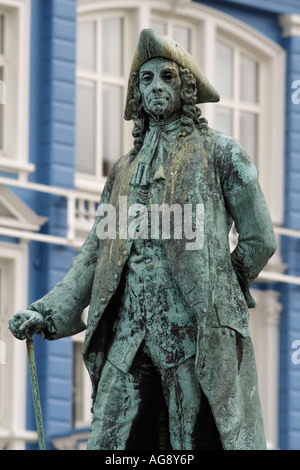 Statue en bronze de Ludvig Holberg, faite par Johan Borjeson, centre de Bergen, Norvège. Banque D'Images