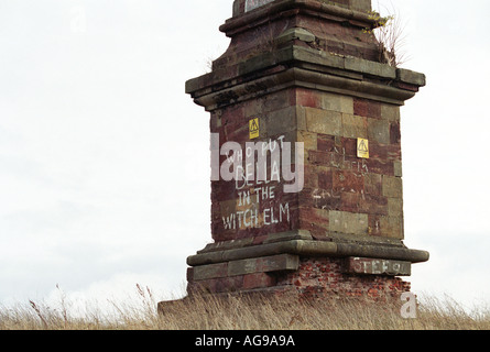 Le monument sur la colline de Wychbury Hagley England Uk insperation pour l'opéra qui a mis Bella dans l'Orme montagnard par Simon Holt Banque D'Images